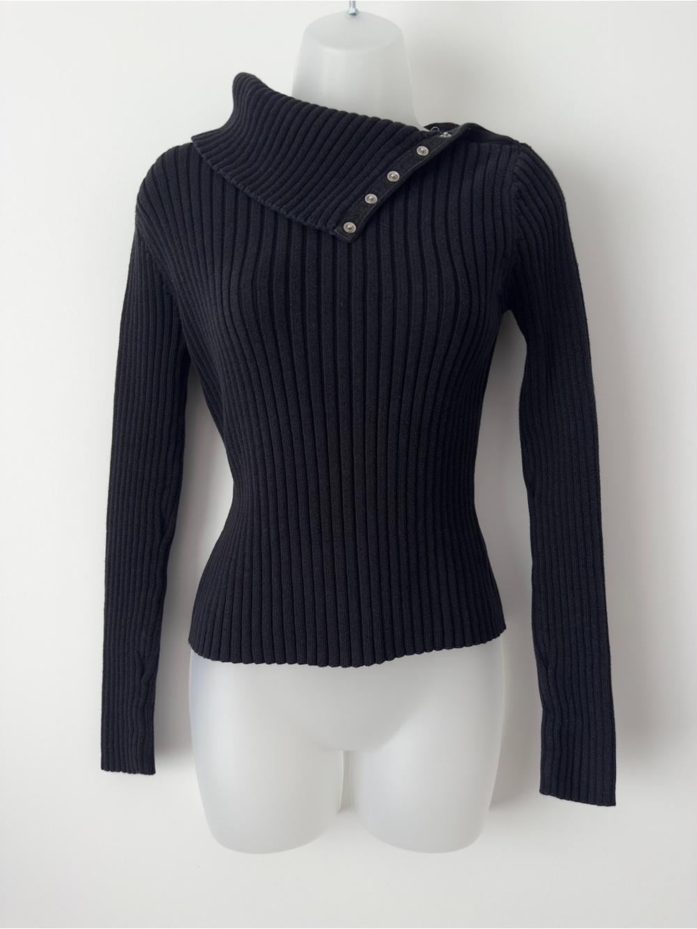 y2k fold over neckline sweater with snaps